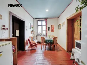 Prodej rodinného domu, Úterý, 677 m2