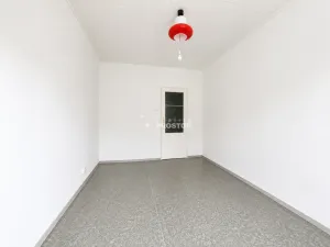 Prodej bytu 3+1, Praha - Prosek, Pískovcová, 77 m2