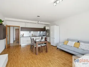 Pronájem bytu 2+kk, Praha - Malešice, Univerzitní, 63 m2