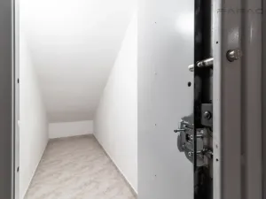 Pronájem kanceláře, Praha - Březiněves, Skřivánčí, 725 m2