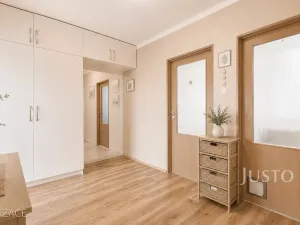 Prodej bytu 4+kk, Kamenice, Sídliště II, 77 m2