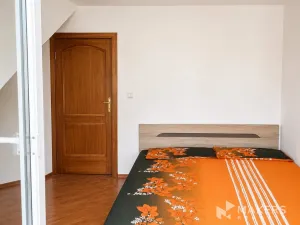 Pronájem bytu 2+kk, Praha - Bubeneč, Sochařská, 63 m2