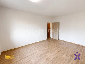 Pronájem bytu 1+1, Zlín, Dřevnická, 38 m2