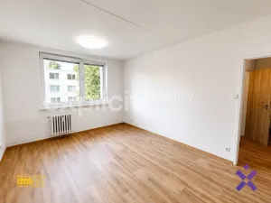 Pronájem bytu 1+1, Zlín, Dřevnická, 38 m2