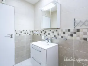 Pronájem bytu 3+1, Praha - Kobylisy, Taussigova, 67 m2