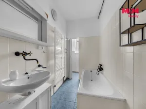 Prodej bytu 3+kk, Úpice, Svornosti, 170 m2