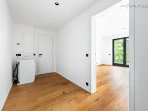 Pronájem bytu 2+kk, Praha - Smíchov, Grafická, 66 m2
