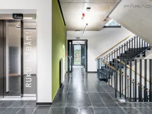 Pronájem bytu 2+kk, Praha - Smíchov, Grafická, 66 m2