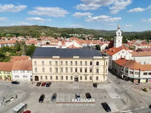 Pronájem restaurace, Ivančice, Tesařovo náměstí, 2319 m2