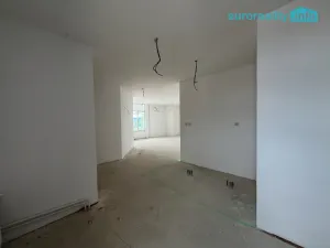 Pronájem obchodního prostoru, Mariánské Lázně, Příčná, 90 m2