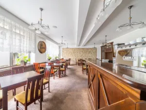 Pronájem restaurace, Doksy, Komenského, 261 m2