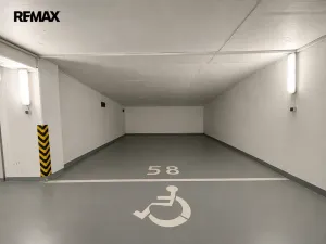 Prodej garážového stání, Praha - Troja, Vřesová, 30 m2