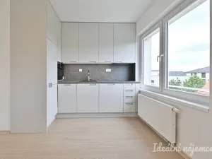 Pronájem bytu 2+kk, Brno - Slatina, Kobylnická, 34 m2