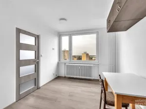 Pronájem bytu 2+kk, Hradec Králové, Veverkova, 36 m2