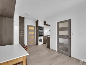 Pronájem bytu 2+kk, Hradec Králové, Veverkova, 36 m2