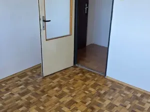 Pronájem bytu 3+1, Praha - Kobylisy, Kaňkovského, 69 m2
