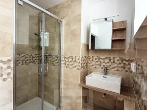Pronájem bytu 2+1, Karlovy Vary, Šumavská, 50 m2