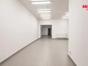 Pronájem obchodního prostoru, Louny, Pražská, 170 m2