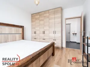 Pronájem bytu 3+kk, Plzeň - Jižní Předměstí, Poděbradova, 70 m2