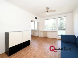 Pronájem bytu 3+1, Praha - Prosek, Veltruská, 60 m2