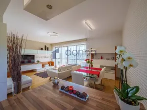 Pronájem bytu 3+kk, Praha, Podvinný mlýn, 80 m2
