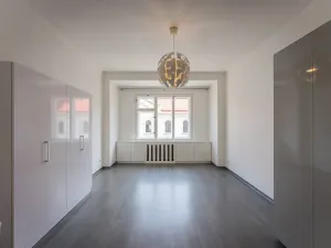 Pronájem bytu 1+kk, Praha - Karlín, Peckova, 34 m2