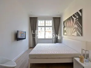 Pronájem bytu 2+kk, Praha - Vinohrady, náměstí Jiřího z Poděbrad, 56 m2