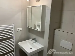 Pronájem bytu 1+kk, Zlín, Ševcovská, 33 m2