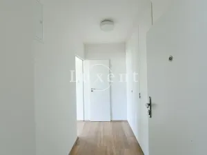 Pronájem bytu 1+kk, Praha - Vinohrady, Lucemburská, 30 m2