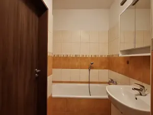 Pronájem bytu 1+kk, Praha - Strašnice, Černokostelecká, 33 m2