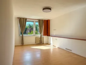 Pronájem bytu 2+kk, Praha, Janovská, 50 m2