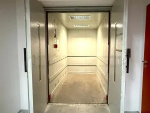 Pronájem skladu, Praha - Čakovice, Cukrovarská, 468 m2