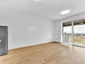 Pronájem bytu 1+kk, Praha - Hloubětín, Za černým mostem, 35 m2