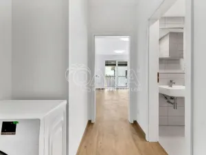 Pronájem bytu 1+kk, Praha - Hloubětín, Za černým mostem, 35 m2