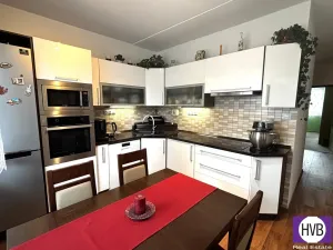 Prodej bytu 3+1, Radomyšl, Školní, 76 m2