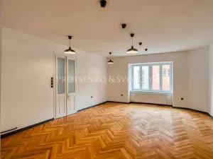 Pronájem kanceláře, Třebíč, Hasskova, 127 m2