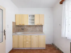 Prodej rodinného domu, Pečky - Velké Chvalovice, Dlouhá, 170 m2
