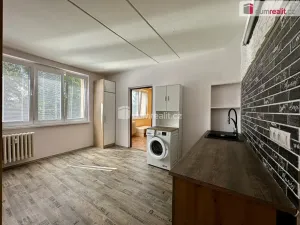 Prodej bytu 1+1, Karlovy Vary - Rybáře, Chomutovská, 38 m2