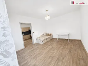 Pronájem bytu 1+1, Ústí nad Labem - Mojžíř, Peškova, 34 m2