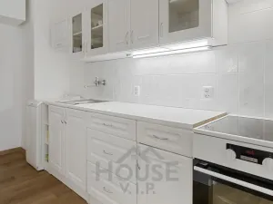 Pronájem bytu 1+1, Praha - Smíchov, Na Celné, 32 m2