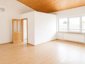 Pronájem atypického bytu, Tuchoměřice, V Kněžívce, 160 m2