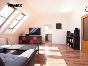 Prodej vícegeneračního domu, Praha - Vokovice, Půlkruhová, 385 m2