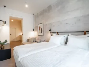 Prodej ubytování, Praha - Karlín, Prvního pluku, 27 m2