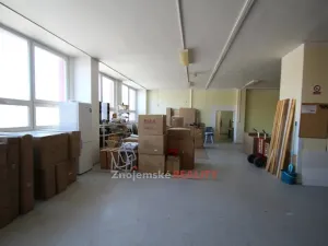 Pronájem obchodního prostoru, Znojmo, Vídeňská třída, 130 m2