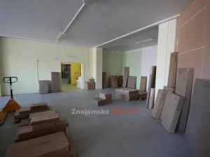 Pronájem obchodního prostoru, Znojmo, Vídeňská třída, 130 m2
