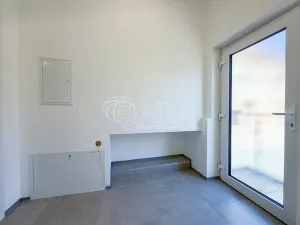 Pronájem bytu 1+kk, Křížkový Újezdec - Čenětice, 23 m2