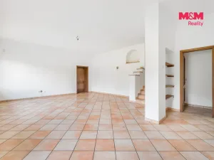 Prodej rodinného domu, Frýdštejn - Sestroňovice, 387 m2