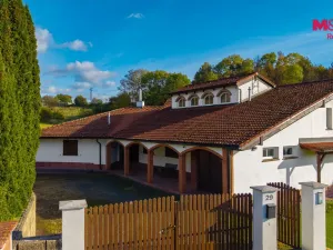 Prodej rodinného domu, Frýdštejn - Sestroňovice, 387 m2