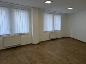 Pronájem kanceláře, Praha - Žižkov, Chelčického, 117 m2