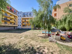 Prodej bytu 3+kk, Hradec Králové - Třebeš, Ve Stromovce, 75 m2